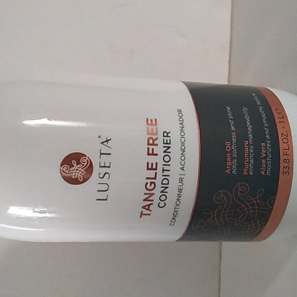 LUSETA Tangle Free Conditioner 33.8 FL. OZ. - Picture 2 of 5